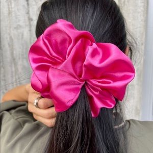 Oversized Scrunchies: